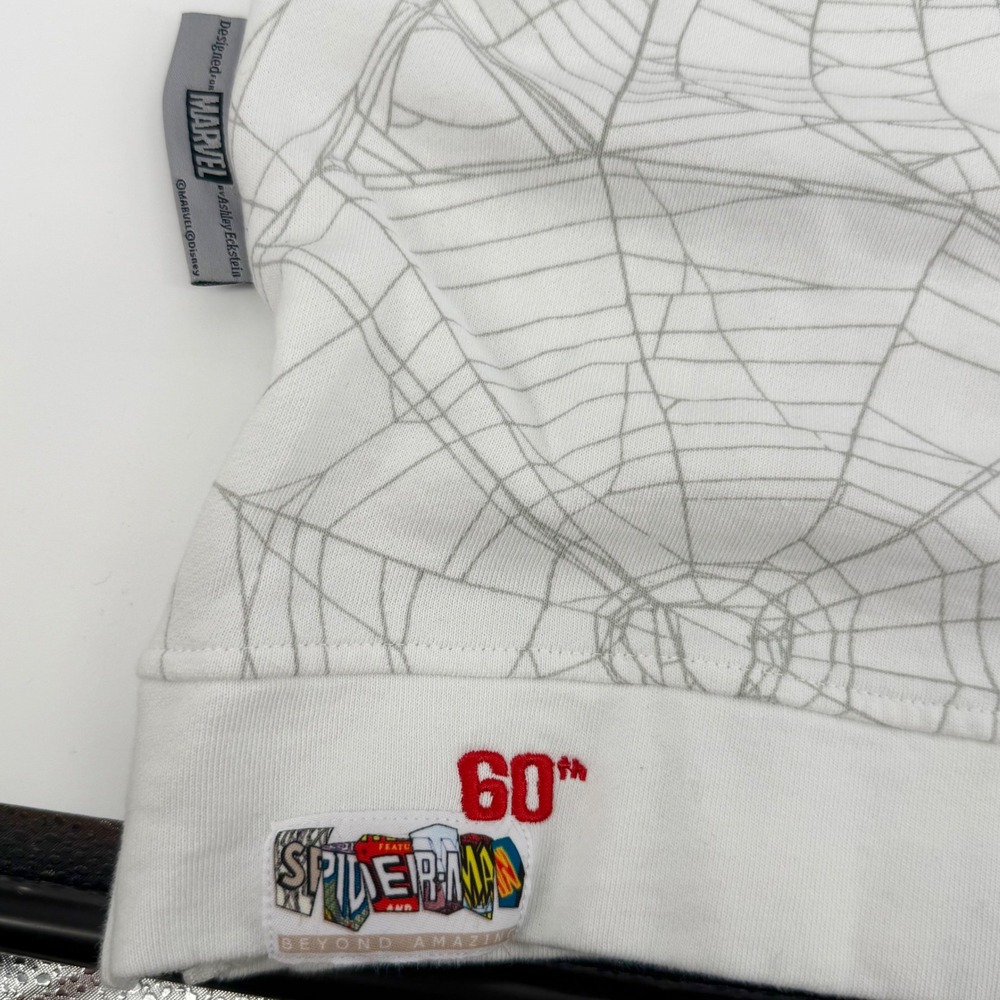 Marvel Spider-Man 60th Anniversary Beyond Amazing Ashley Eckstein Hoodie Medium - Picture 2 of 7